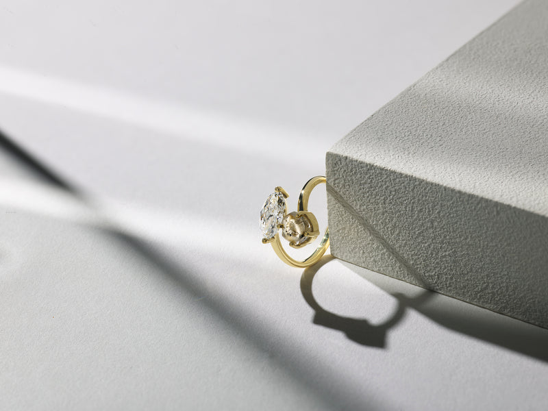 The Teumim Ring | A toi et moi ring with a rough diamond and a lab grown diamond