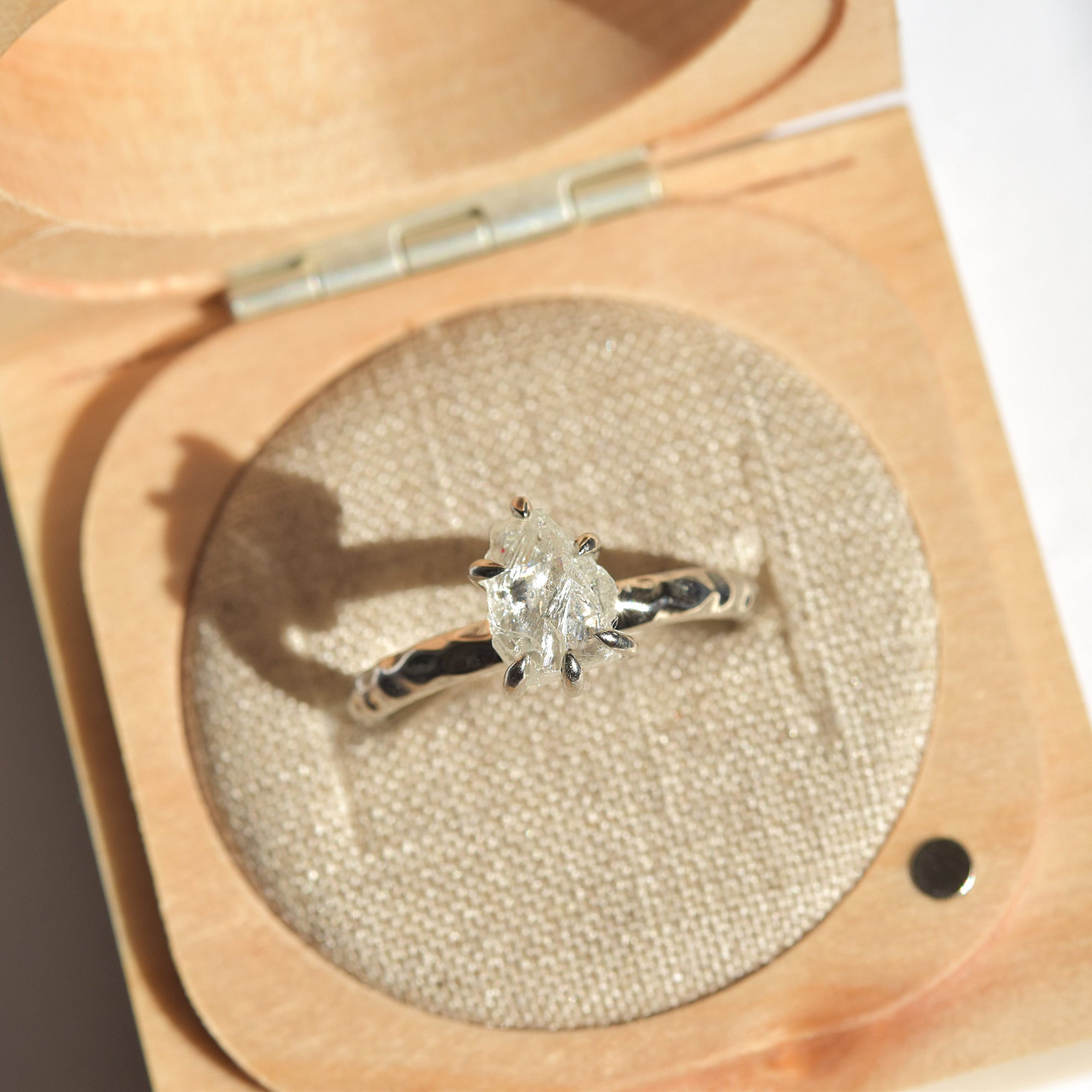 Ruah Ring - A natural raw diamond or raw sapphire engagement ring - Ring Design for Ring Builder