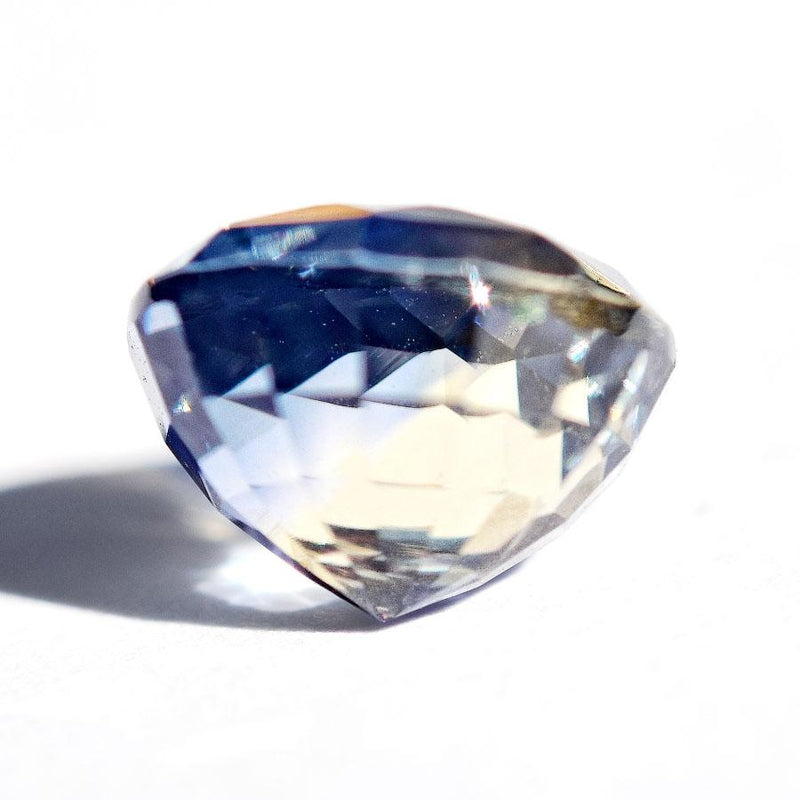 Blue-White Ceylon Sapphire - 2.55 carats cut Sri Lanka 
